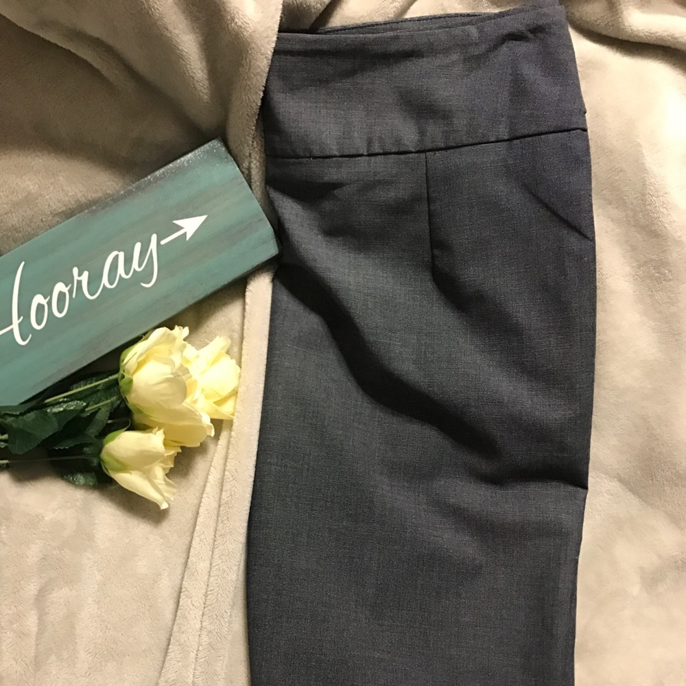 🌟Flattering Navy Pencil Skirt🌟 - Picture 2 of 3
